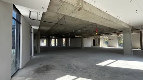 52 Katherine Street in Sandton has a 734m² Office Space Available To Let (6)